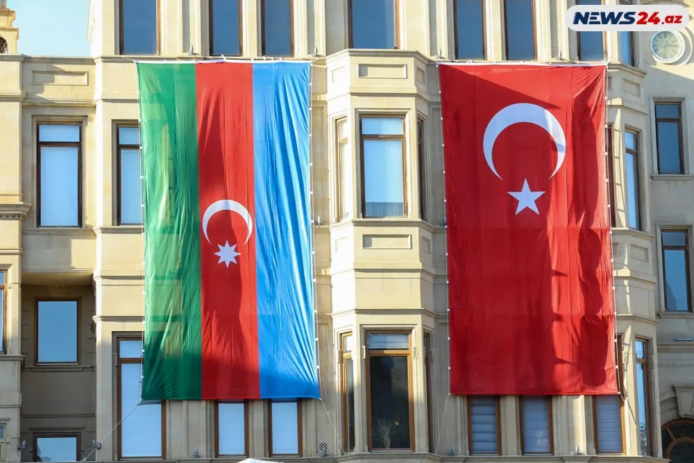 Bakı Zəfər Gününə hazırlaşır - FOTOREPORTAJ