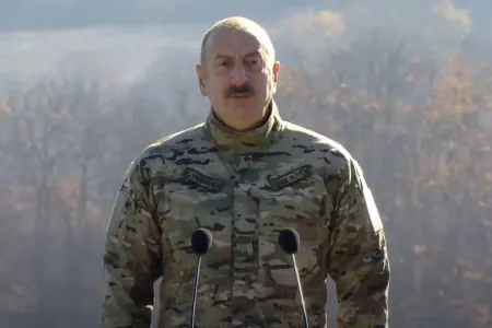 İlham Əliyev Zəfər Günü münasibətilə Azərbaycan xalqını - TƏBRİK ETDİ