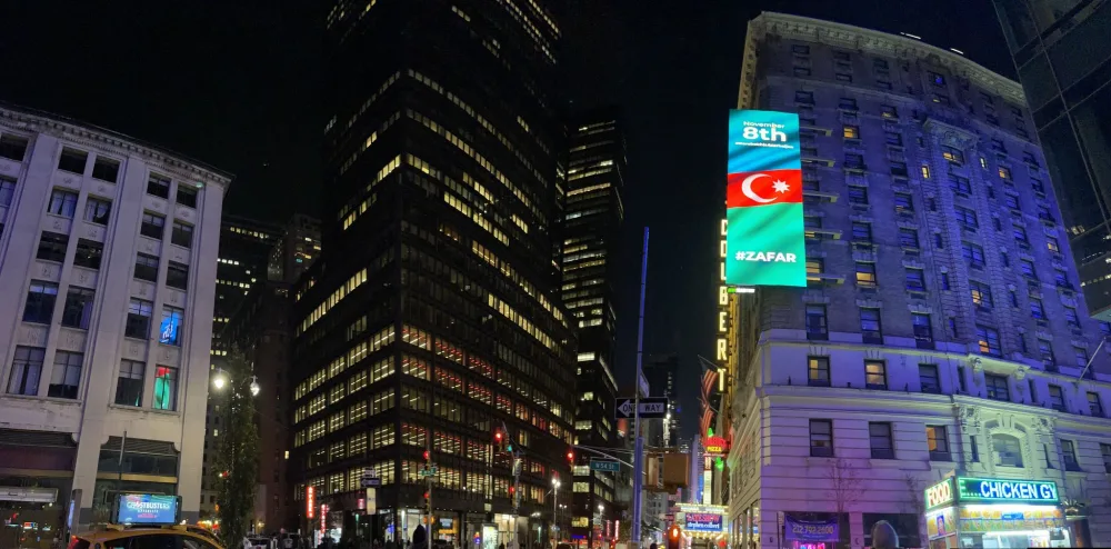 “Times” meydanında Azərbaycanla bağlı bilbord - VİDEO/FOTO
