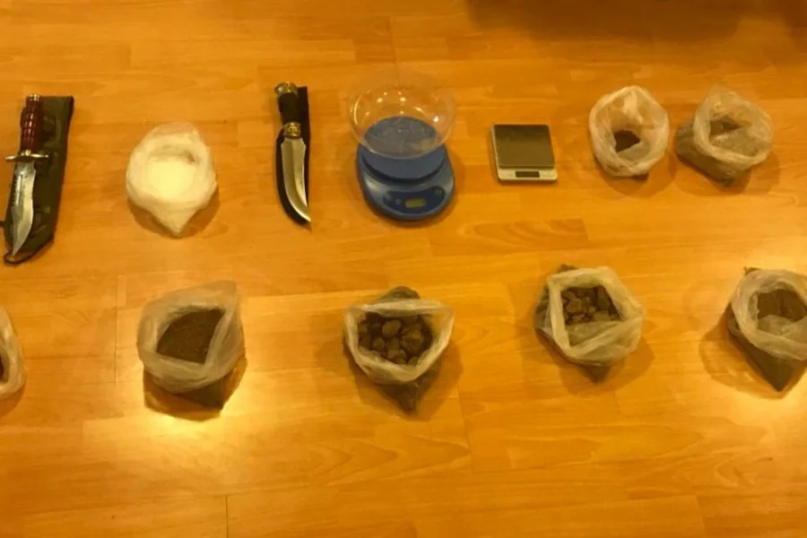 Beynəlxalq narkoşəbəkəyə daxil olan narkokuryer saxlanıldı