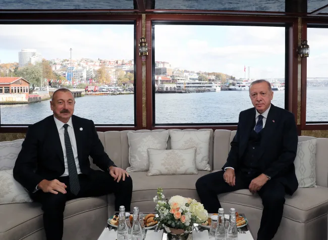 Türk dünyası liderləri gəmidə söhbətləşdilər - FOTO