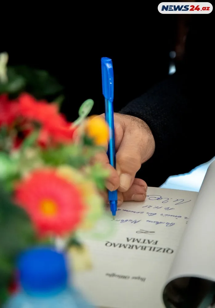 İlqar Əlfioğlunun "Qızılbarmaq Fatma" kitabı təqdim olundu - FOTOLAR