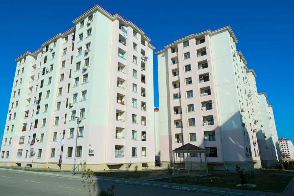 Şəhid ailələri və müharibə əlillərinə daha 50 mənzil verildi