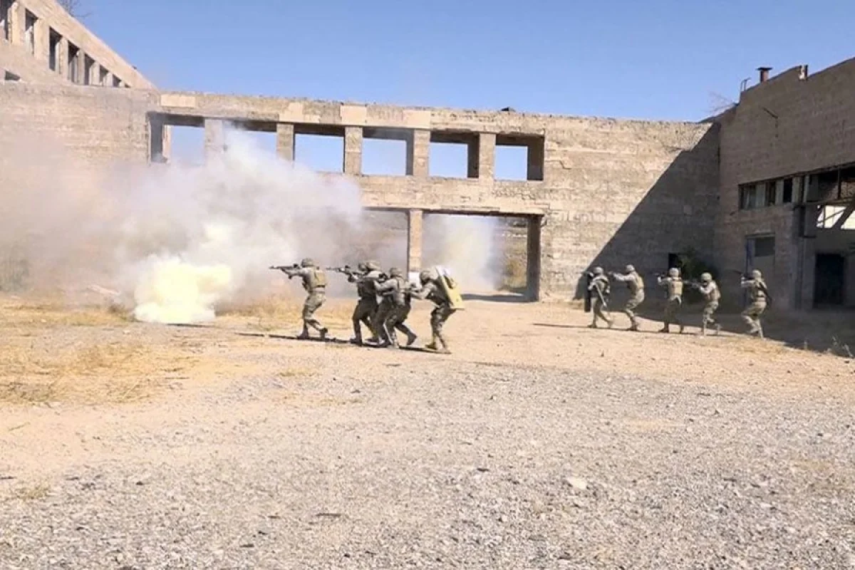 Əlahiddə Ümumqoşun Orduda xüsusi təyinatlılarının - TƏLİMİ KEÇİRİLDİ - FOTO/VİDEO