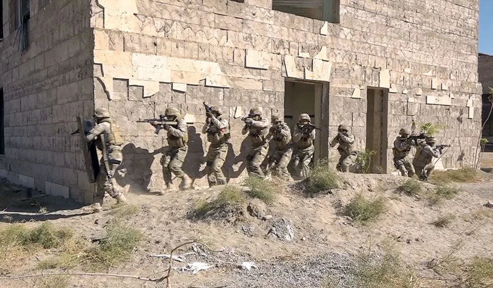 Əlahiddə Ümumqoşun Orduda xüsusi təyinatlılarının - TƏLİMİ KEÇİRİLDİ - FOTO/VİDEO