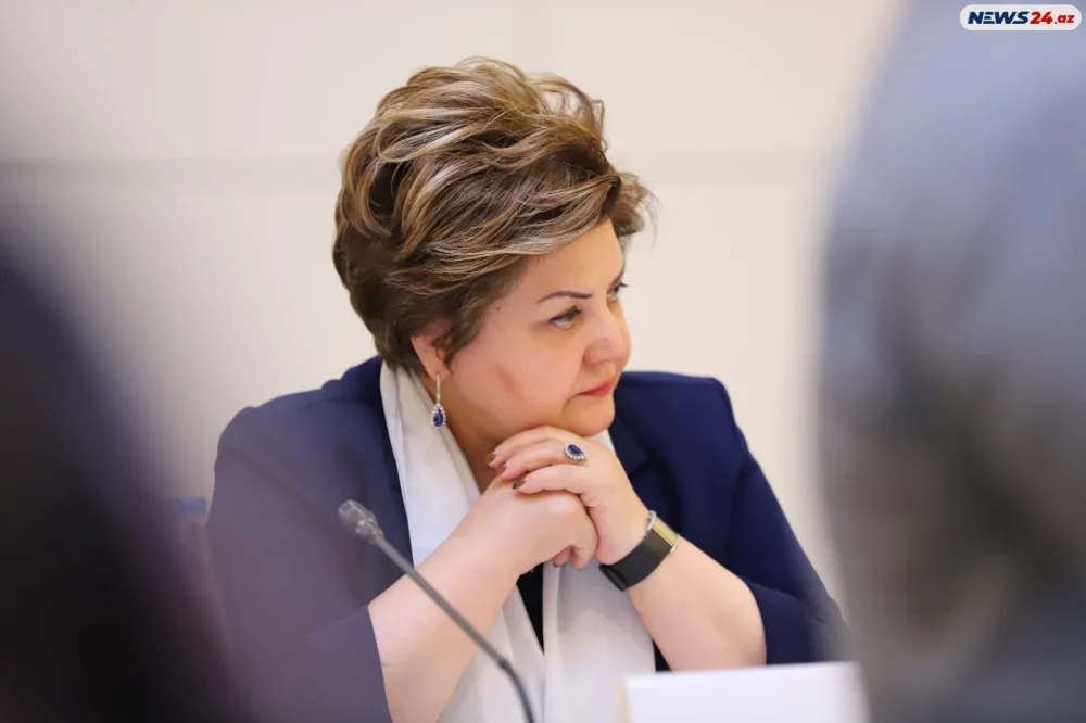 “Qadına şiddətə son" - Dəyirmi Masa - FOTOLAR