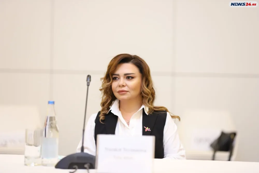 “Qadına şiddətə son" - Dəyirmi Masa - FOTOLAR