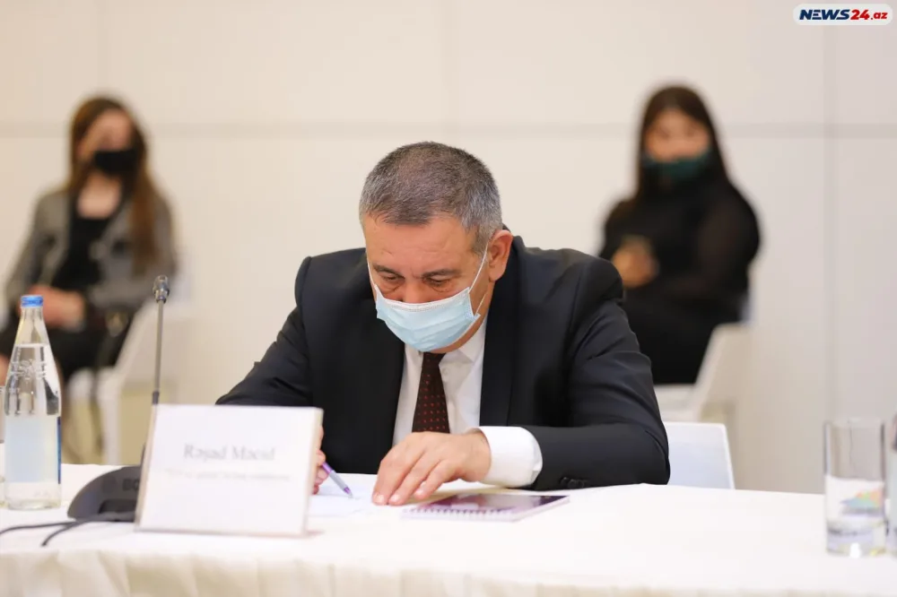 “Qadına şiddətə son" - Dəyirmi Masa - FOTOLAR