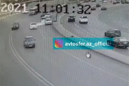 Bakıda yola qaçan piyadanı maşın belə vurdu- - VİDEO