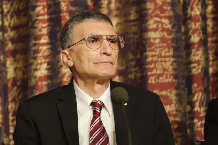 Nobel mükafatı laureatı Əziz Səncər Azərbaycana gəlir