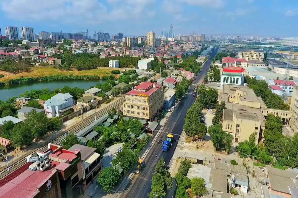 Bakıxanov qəsəbəsində küçə təmir edilir - VİDEO/FOTO