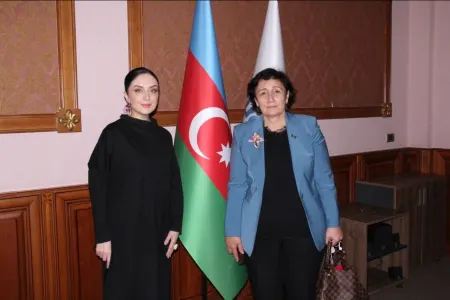 Gülnarə Xəlilova mükafatlandırıldı - FOTOLAR