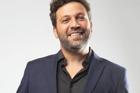 Taleh Yüzbəyov kirayə pulunu ödəyə bilmədiyi üçün nişan üzüyünü SATDI - FOTO