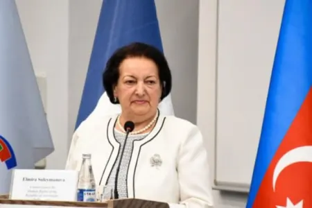 Pula tüpürən Elmira Süleymanovanın qohumu imiş - Video