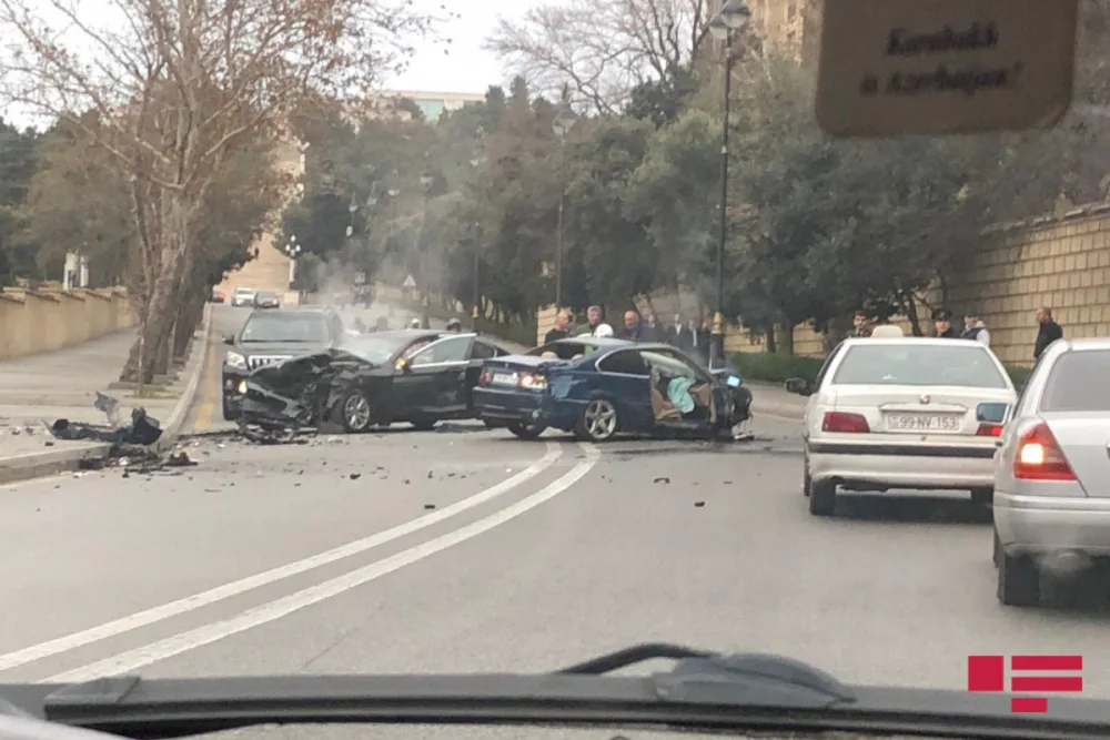 Bakıda ağır yol qəzası baş verib, - xəsarət alan var - VİDEO/FOTO - YENİLƏNİB