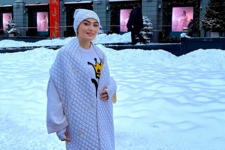 Ruhi Əliyevanın Moskvadan PAYLAŞIMI DİQQƏT ÇƏKDİ: - "GÜVƏNDİYİNİZ DAĞLARA QAR YAĞDIĞINDA..." - FOTO