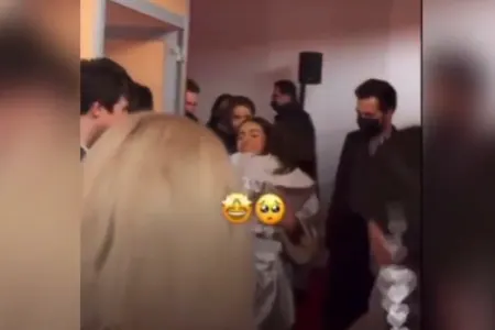 Sona ermənini qucaqlayaraq təbrik etdi- - Video
