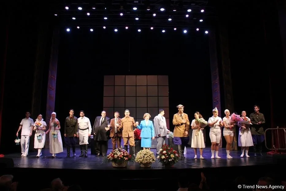 Xalq yazıçısı Elçinin “Stalin” pyesinin premyerası keçirildi - FOTOLAR