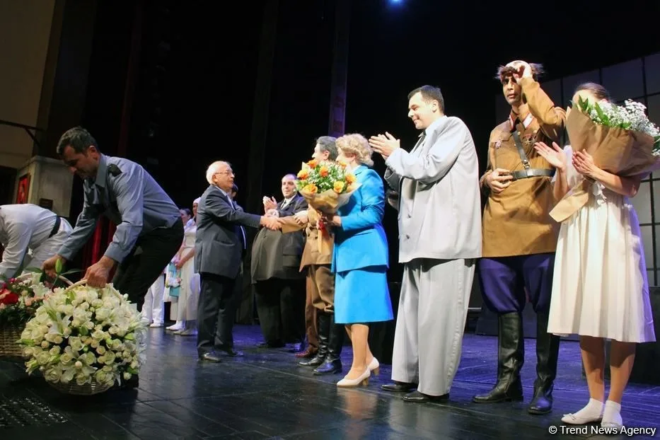 Xalq yazıçısı Elçinin “Stalin” pyesinin premyerası keçirildi - FOTOLAR