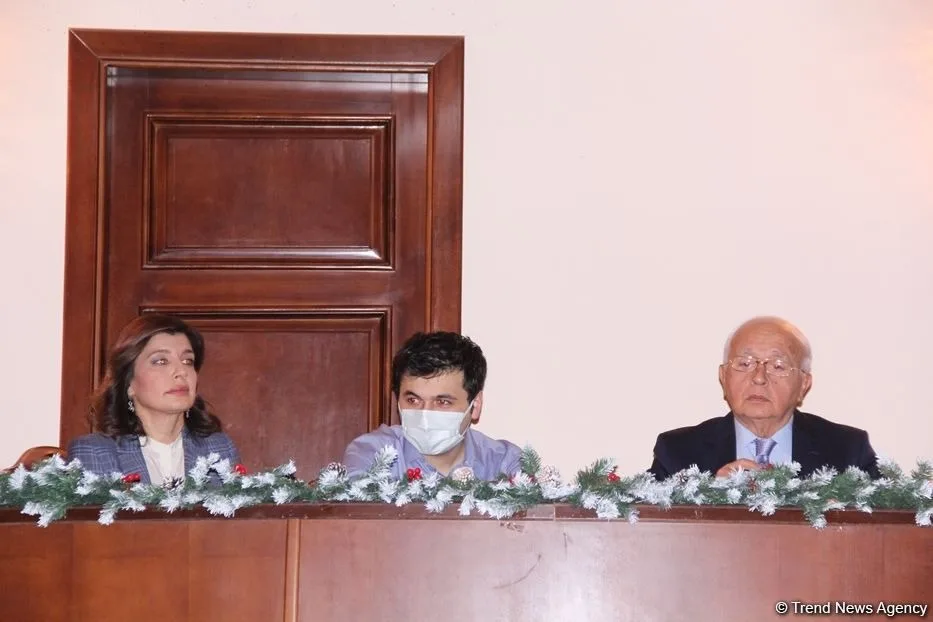 Xalq yazıçısı Elçinin “Stalin” pyesinin premyerası keçirildi - FOTOLAR