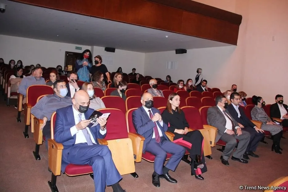 Xalq yazıçısı Elçinin “Stalin” pyesinin premyerası keçirildi - FOTOLAR