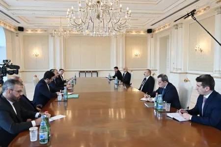 İlham Əliyev İranın xarici işlər nazirini qəbul etdi