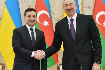 Zelenski İlham Əliyevə zəng etdi