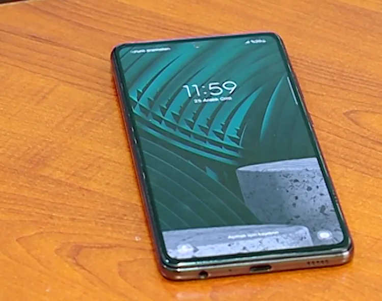 Univermaqdan qızıl, evlərdən pul oğurlayan şəxslər saxlanıldı