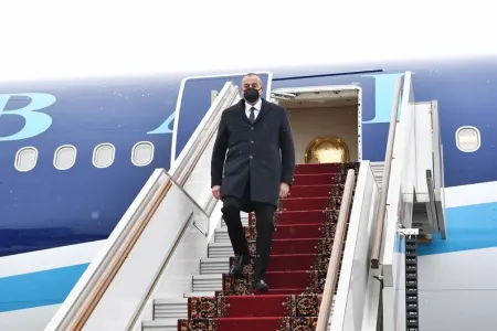Prezident İlham Əliyev Rusiyaya səfərə getdi
