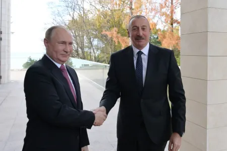 Vladimir Putin Azərbaycan Prezidentini Yeni il münasibətilə TƏBRİK ETDİ