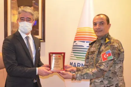Özünü FHN komandiri kimi tanıdıb məmurla görüşdü, yalanı üzə çıxdı - Video