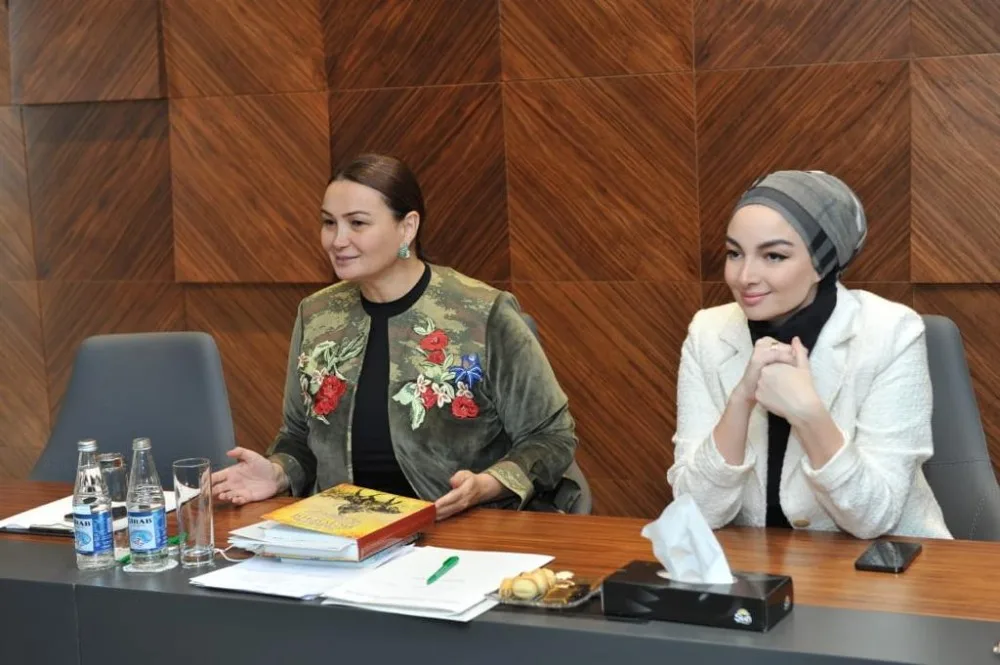 Qənirə Paşayeva kumuk ziyalıları ilə görüşdü - FOTO