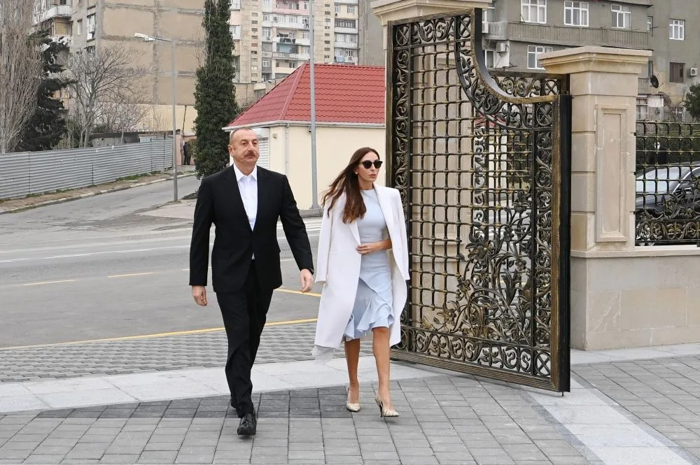Prezident və birinci xanım “Xanım Fatimeyi Zəhra” məscidində - FOTOLAR