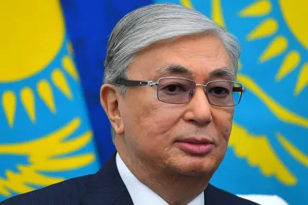 Tokayev silahlılara xəbərdarlıq edilmədən atəş açılmasını əmr etdi