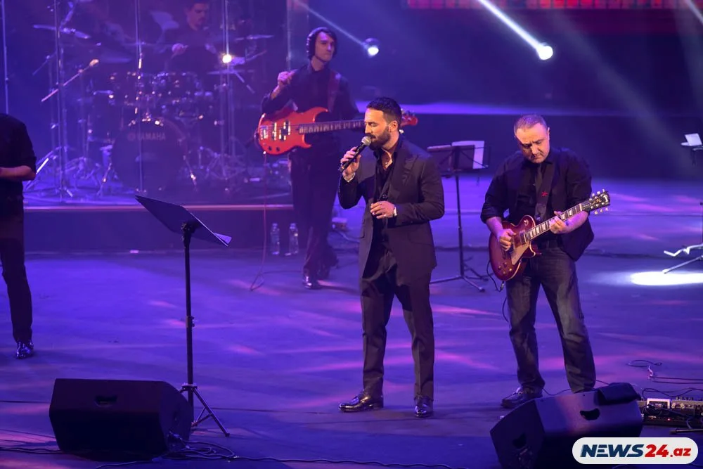 "Əvvəl Qarabağsız sənətçi kimi çıxış edirdim" - Zamiqin konsertində baş verənlər - FOTO - VİDEO