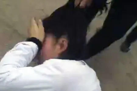 Bakıda kişi xəstəxanada işləyən xanımını HƏKİMƏ QISQANDI - Saçından tutub sürüdü