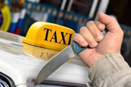 Bakıda sərnişin taksi sürücüsünü bıçaqla HƏDƏLƏYİB