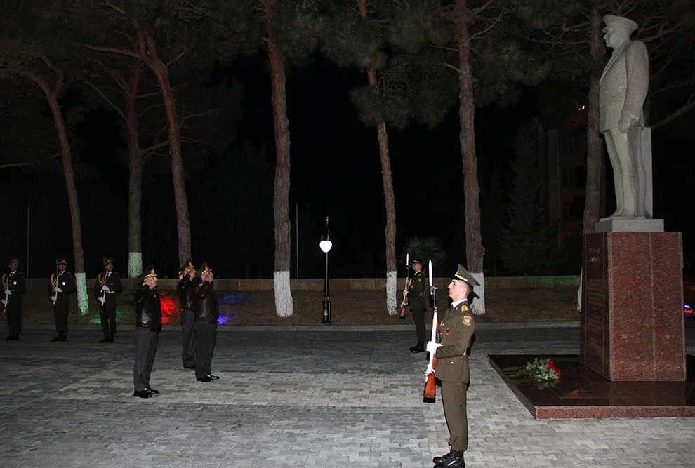 Zakir Həsənov Ali Hərbi Məktəbin şəxsi heyəti ilə görüşdü - VİDEO/FOTO