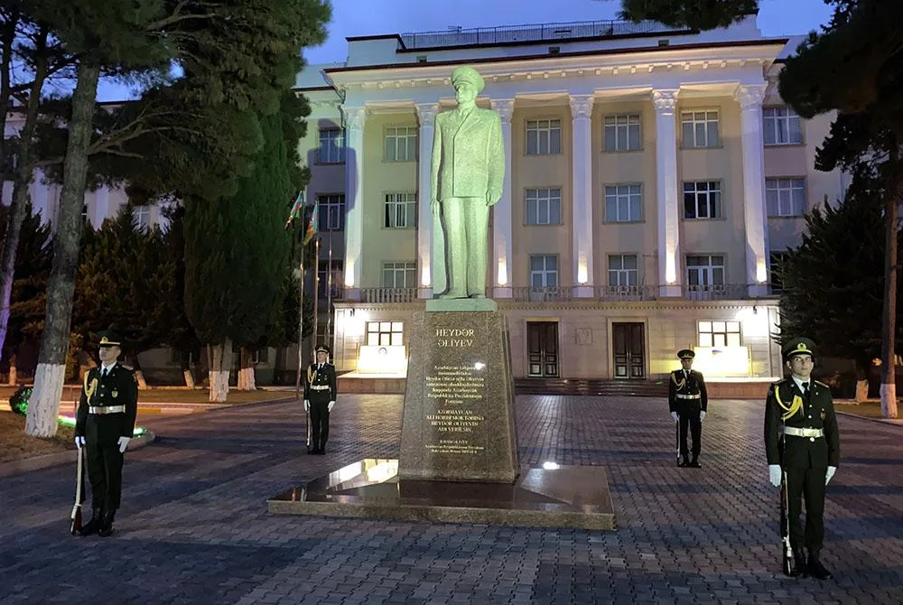 Zakir Həsənov Ali Hərbi Məktəbin şəxsi heyəti ilə görüşdü - VİDEO/FOTO