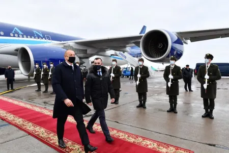 Prezident Ukraynaya getdi - FOTO