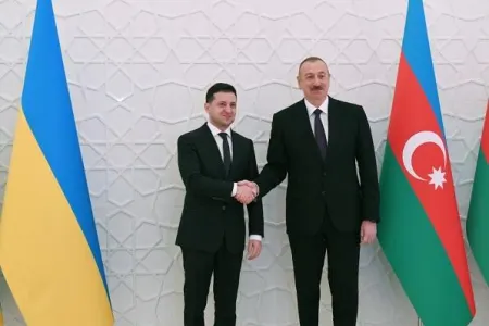 Əliyev Zelenskini Azərbaycana səfərə dəvət etdi