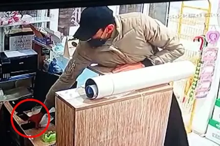 Oğurluq anı kameraya düşdü - Video