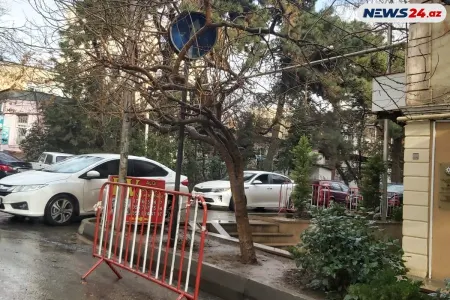 Bakıda yol nişanı belə maskalandı - FOTO/VİDEO