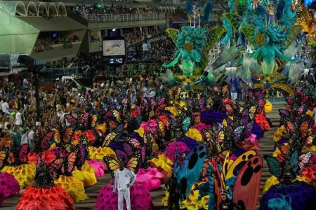 Məşhur karnaval təxirə salındı