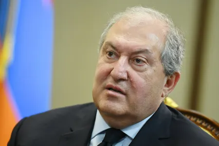 Ermənistan prezidenti istefa verdi