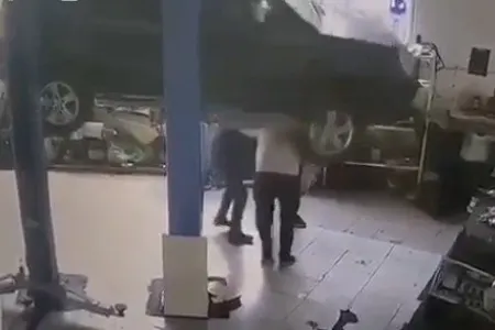 Avtomobil insanların başına belə düşdü – - ŞOK GÖRÜNTÜLƏR