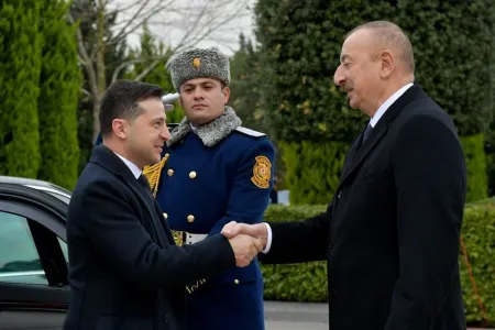 İlham Əliyev Zelenskini təbrik etdi
