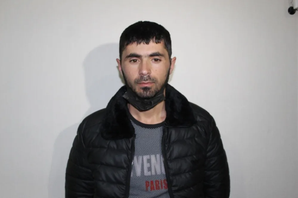 Ofisdəki seyfi yarmaq istəyən şəxs saxlanıldı