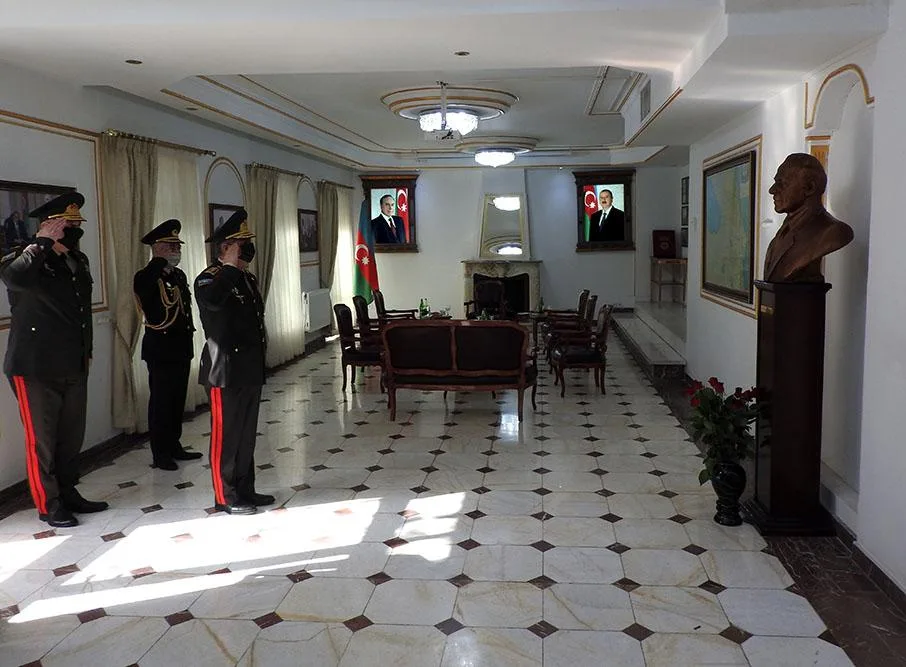 Müdafiə nazirinin İrana rəsmi səfəri davam edir - FOTO