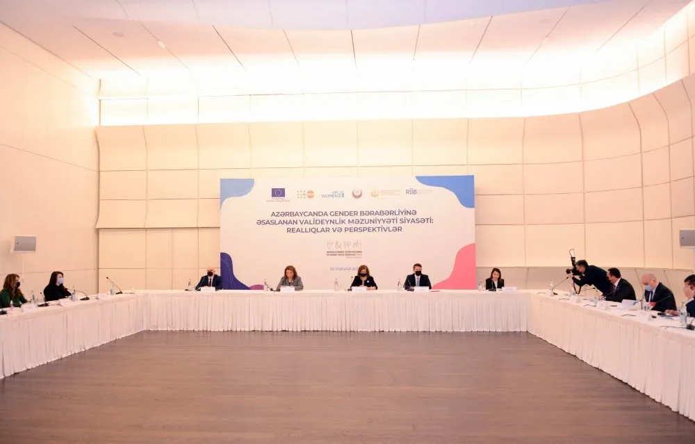 "Regional İnkişaf” İctimai Birliyi dəyirmi masa keçirdi - Fotolar